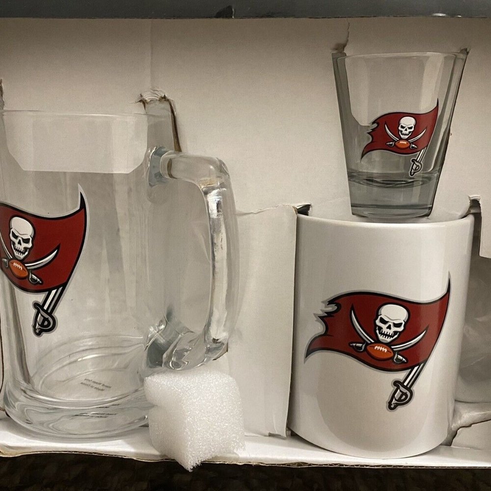 TAMPA BAY BUCCANEERS MUG STEIN SHOT GLASS SET NEW